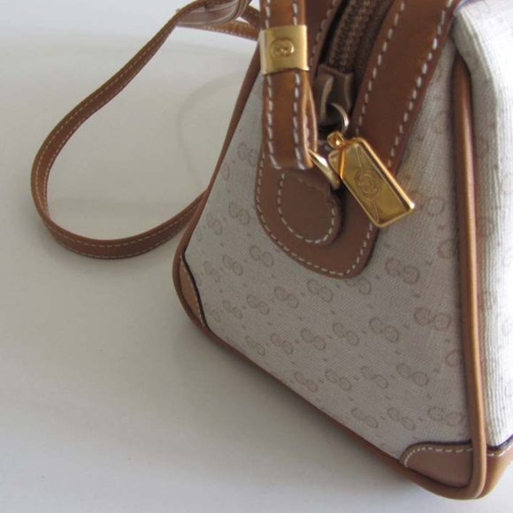 new GUCCI Micro GG vintage gold hardware crossbody bag - Picture 2 of 10